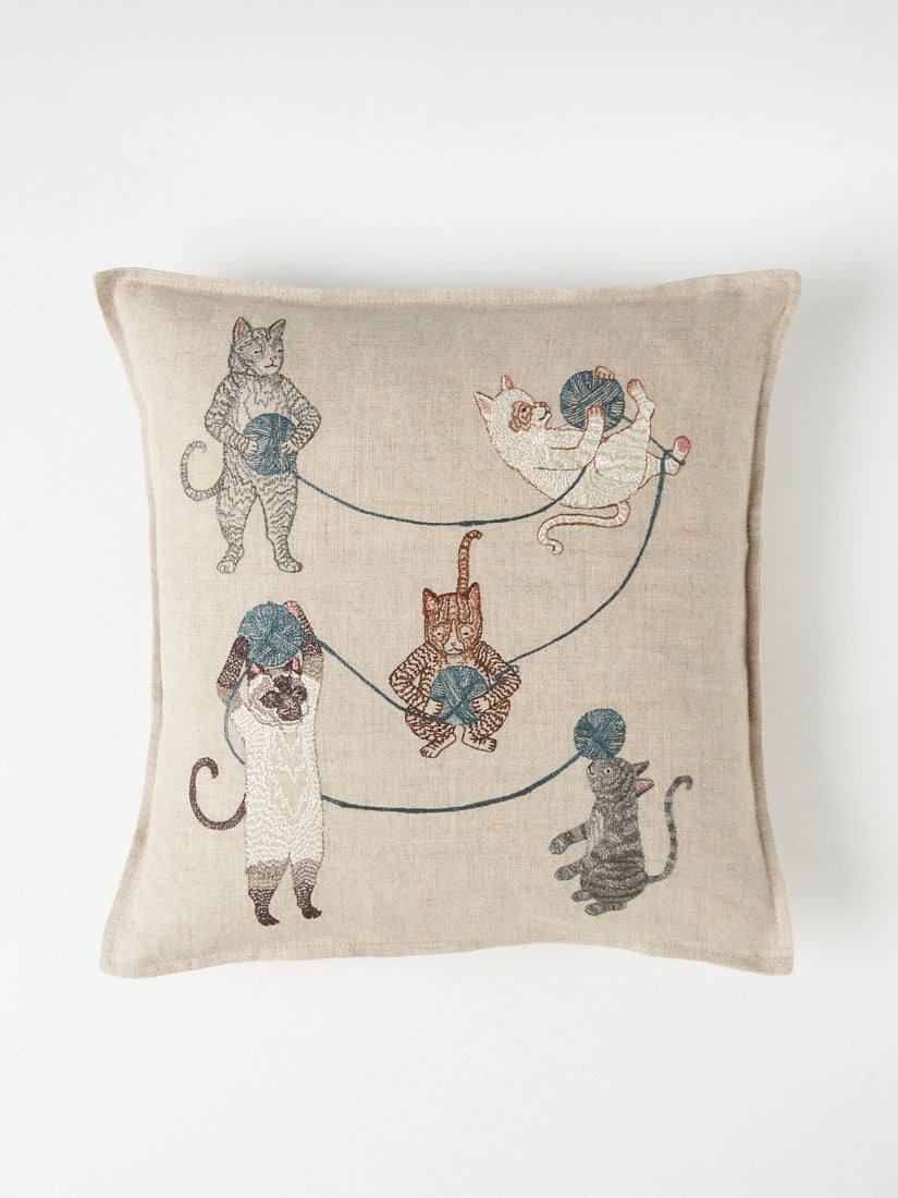 Coral&Tusk クッションカバー　Prayful Cats Coral&Tusk 40cm x 40cm クッションカバー / Cats Pillow