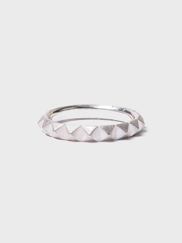 《chigo》Small Pyramid Stud Ring