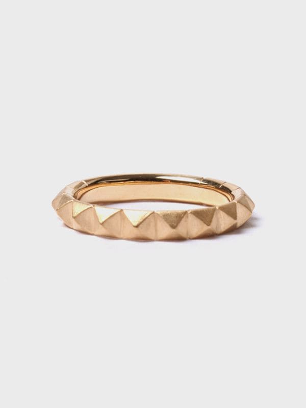 《chigo》Small Pyramid Stud Ring