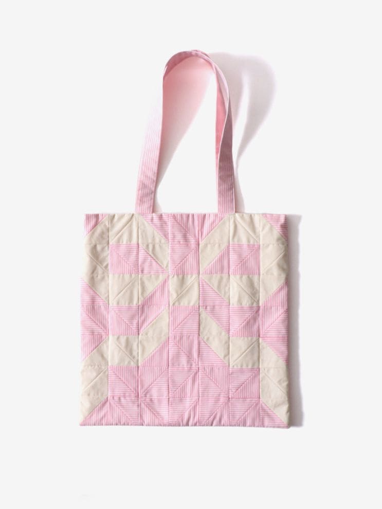 ハイビスカスとパンの木のハワイアンキルトバック グリーンむら染め