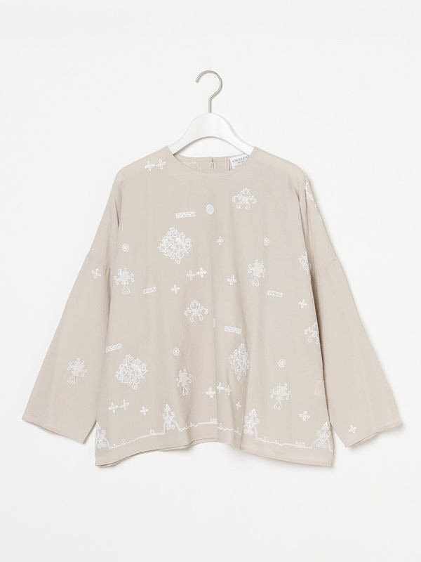EMBROIDERY BLOUSE