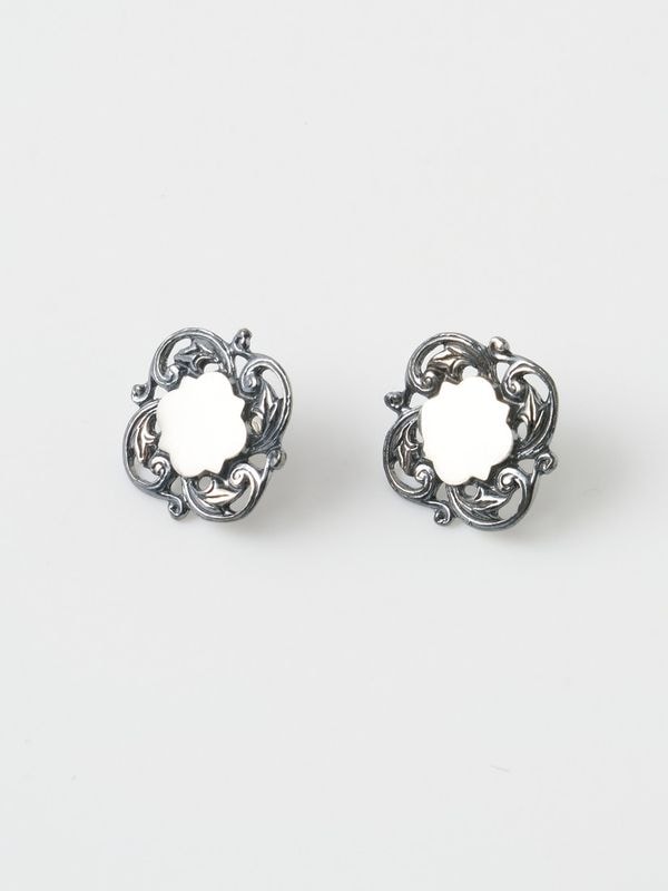 ピアス