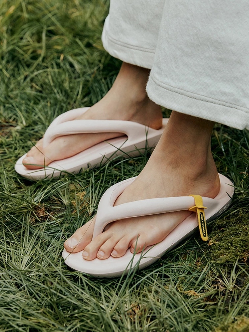 TAW&TOE》Zerovity Flip Flop OG サンダル（サンダル）｜H.P.FRANCE