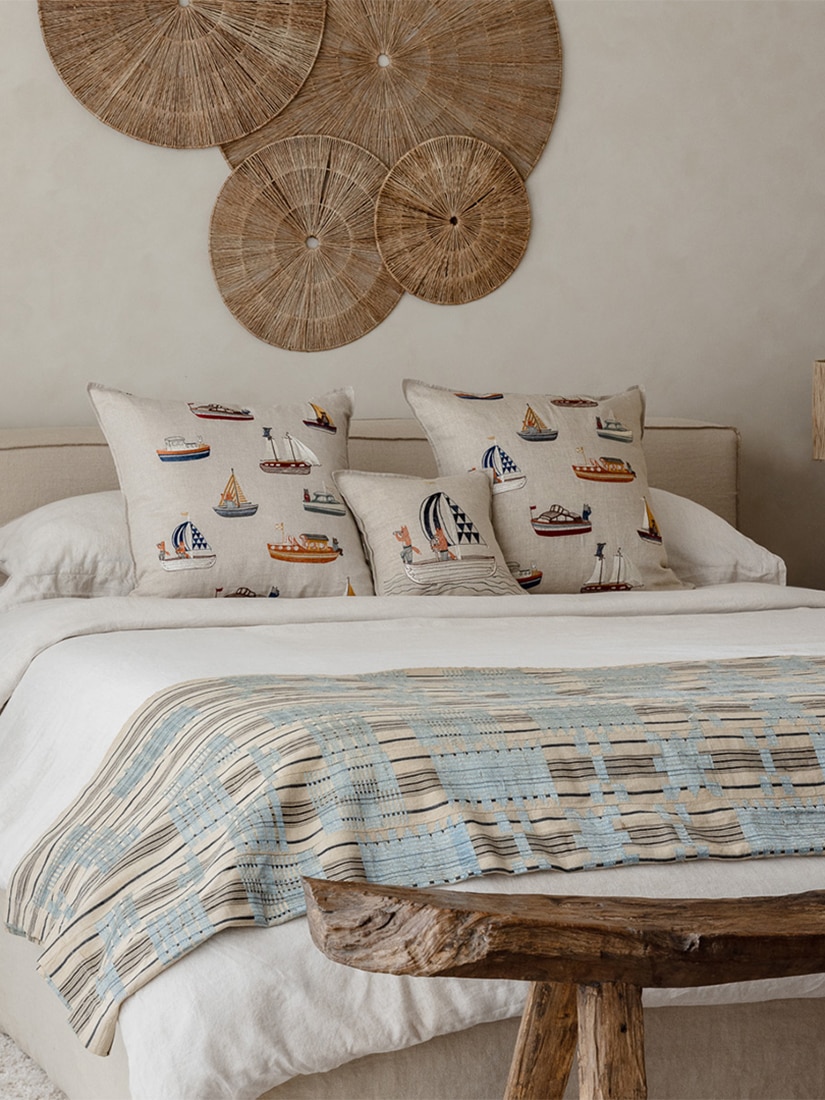 Coastal｜クッションカバー 30x30 Sailing Foxes（クッション）｜H.P.