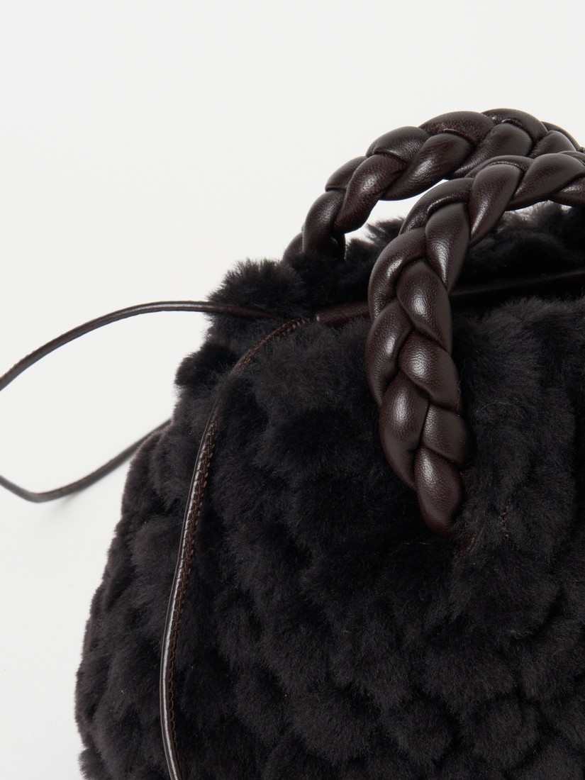 HEREU》Bombon Quilted Shearing（ハンドバッグ）｜H.P.FRANCE公式サイト
