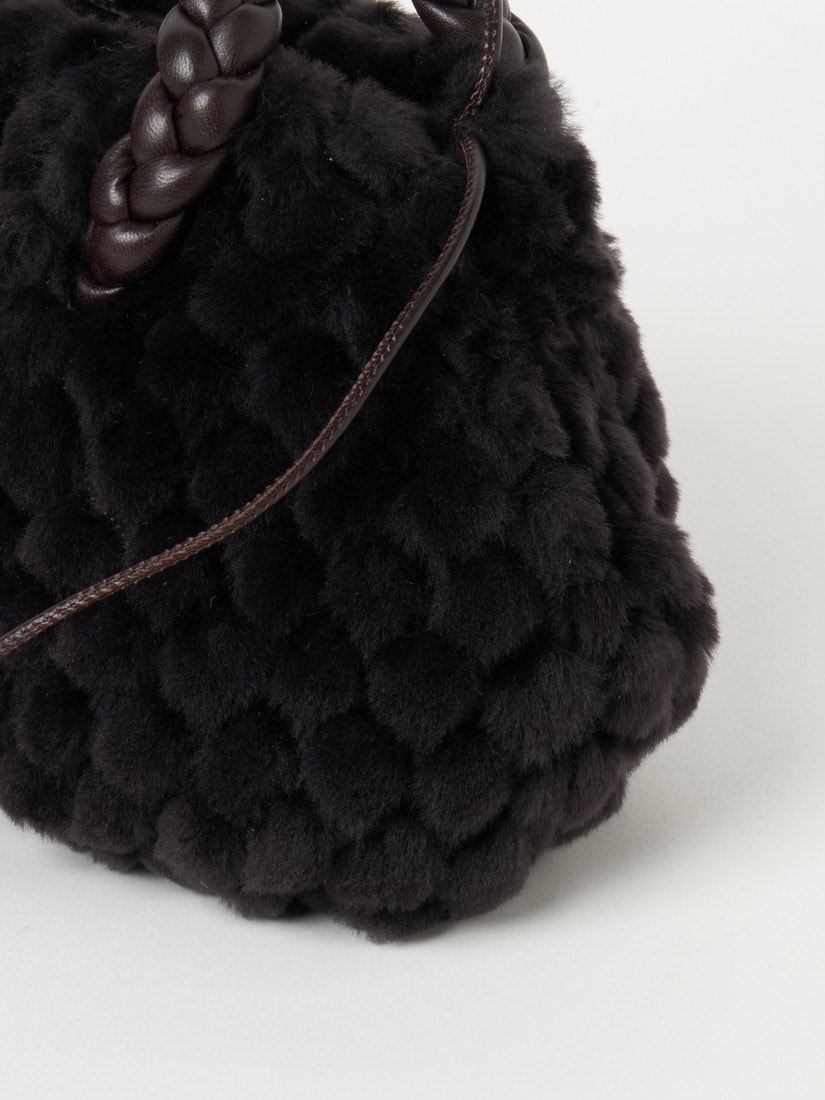 HEREU》Bombon Quilted Shearing（ハンドバッグ）｜H.P.FRANCE公式サイト