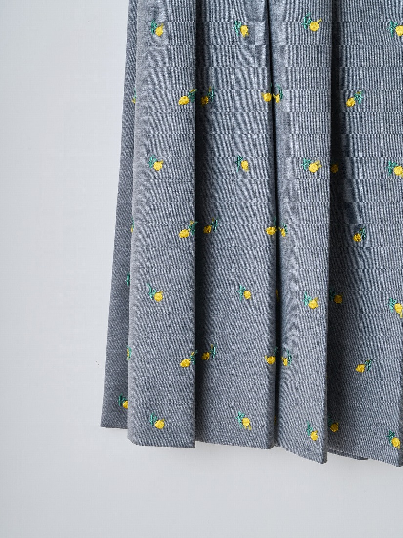 naokitomizuka》Flower embroidery pleated スカート（スカート