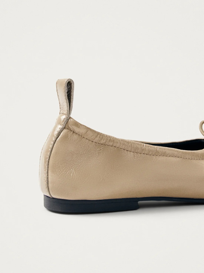 Rosalind Onix Beige Leather Ballet Flats（フラットシューズ）｜H.P.