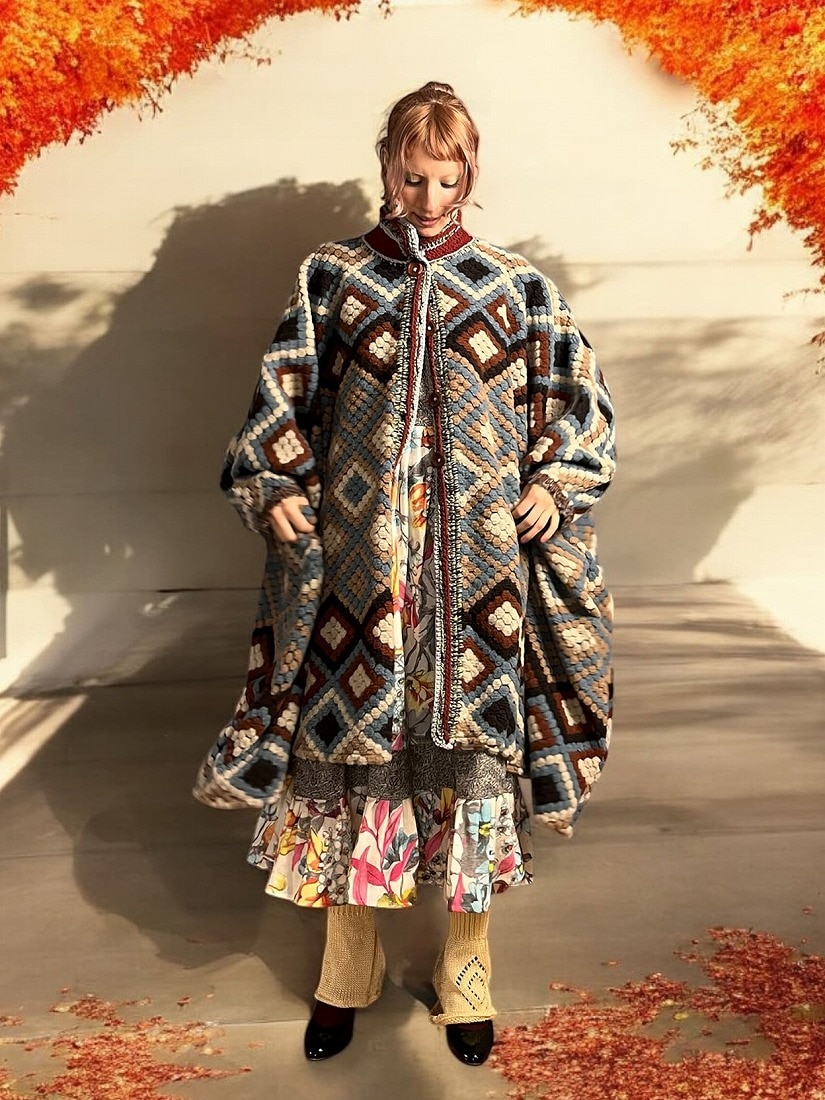 値下げ Tata Christian コート クリーム色 タタクリスチャン 値下げ Tata Christian コート クリーム色 タタクリスチャン