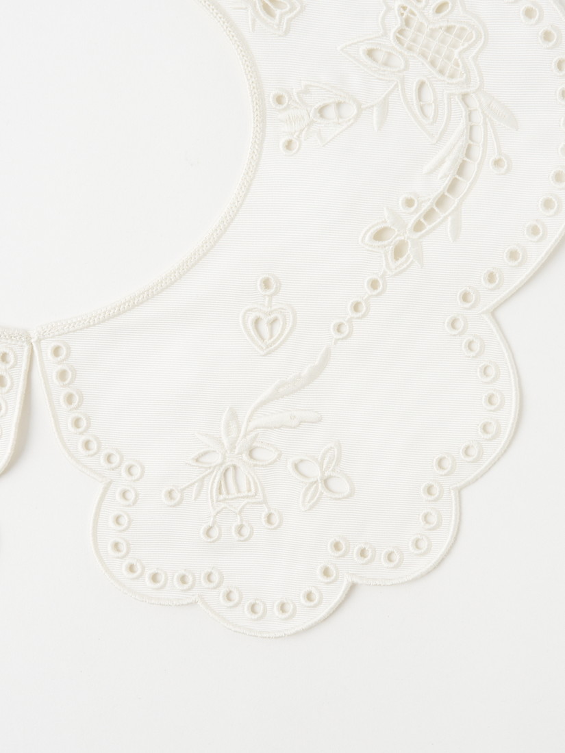 GUNIA project》EMBROIDERED ROUND つけ襟（洋服その他）｜H.P.FRANCE