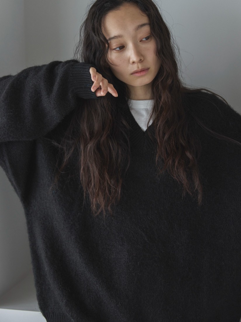 ハンドウォッシャブル ウール混リブ異素材起毛Vネックニット（セーター