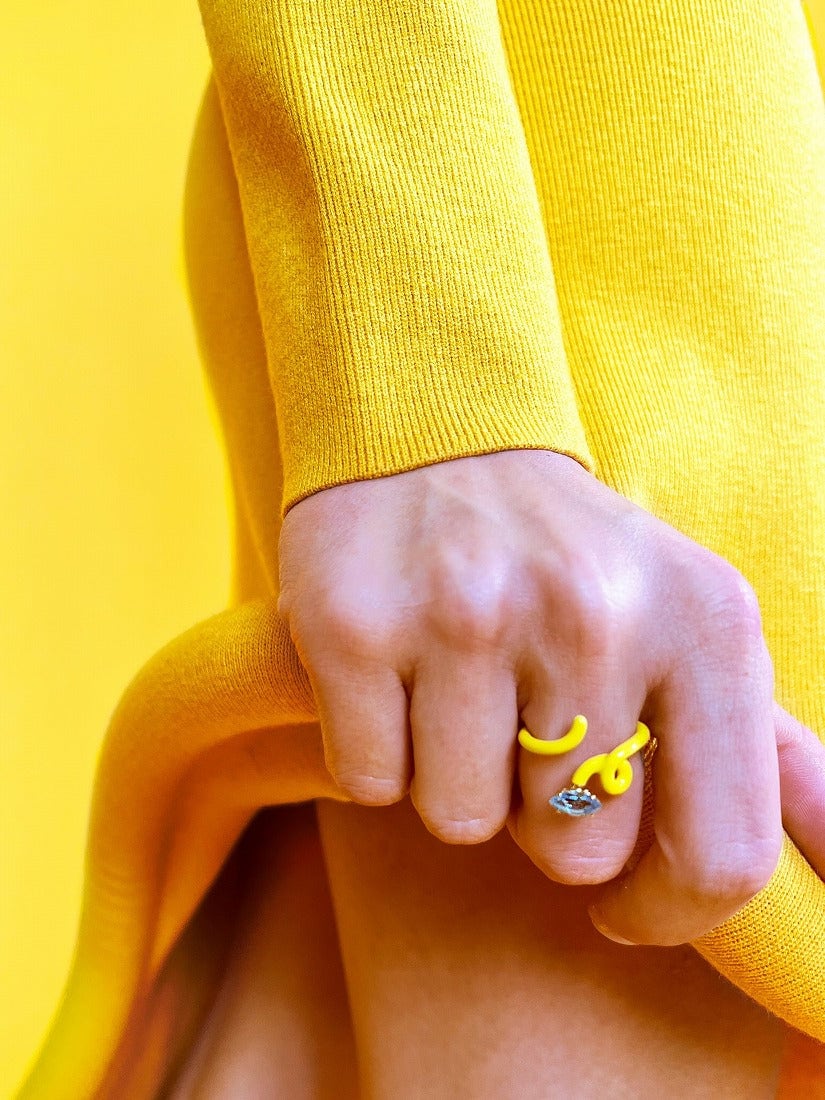 リング BABY VINE TENDRIL RING IN YELLOW（リング）｜H.P.