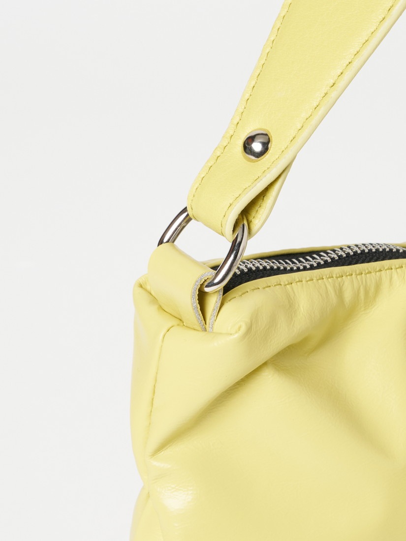 hieta イエロー　ショルダーバッグ LIGHT LEATHER NIKITA ショルダーバッグ（ショルダーバッグ）｜H.P.