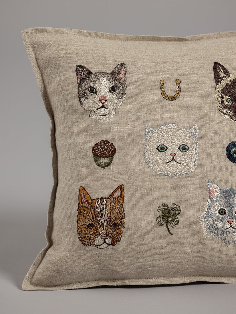クッションカバー 30x30 Charming Cats（クッション）｜H.P.