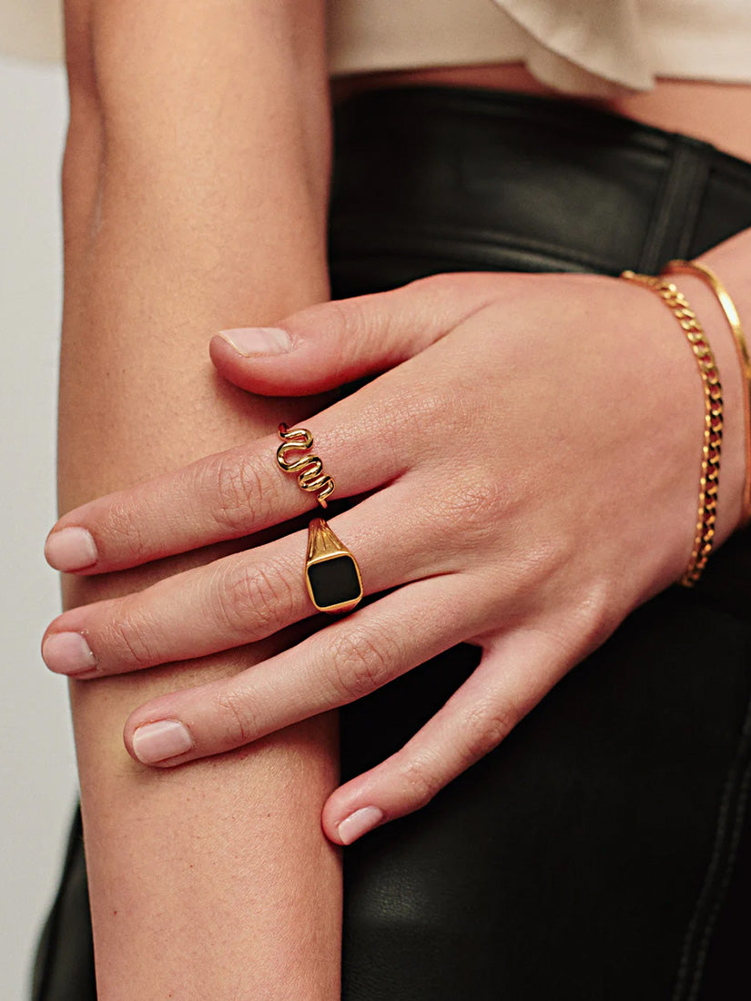 MISSOMA》 Lucy Williams Square Signet リング（リング）｜H.P.FRANCE