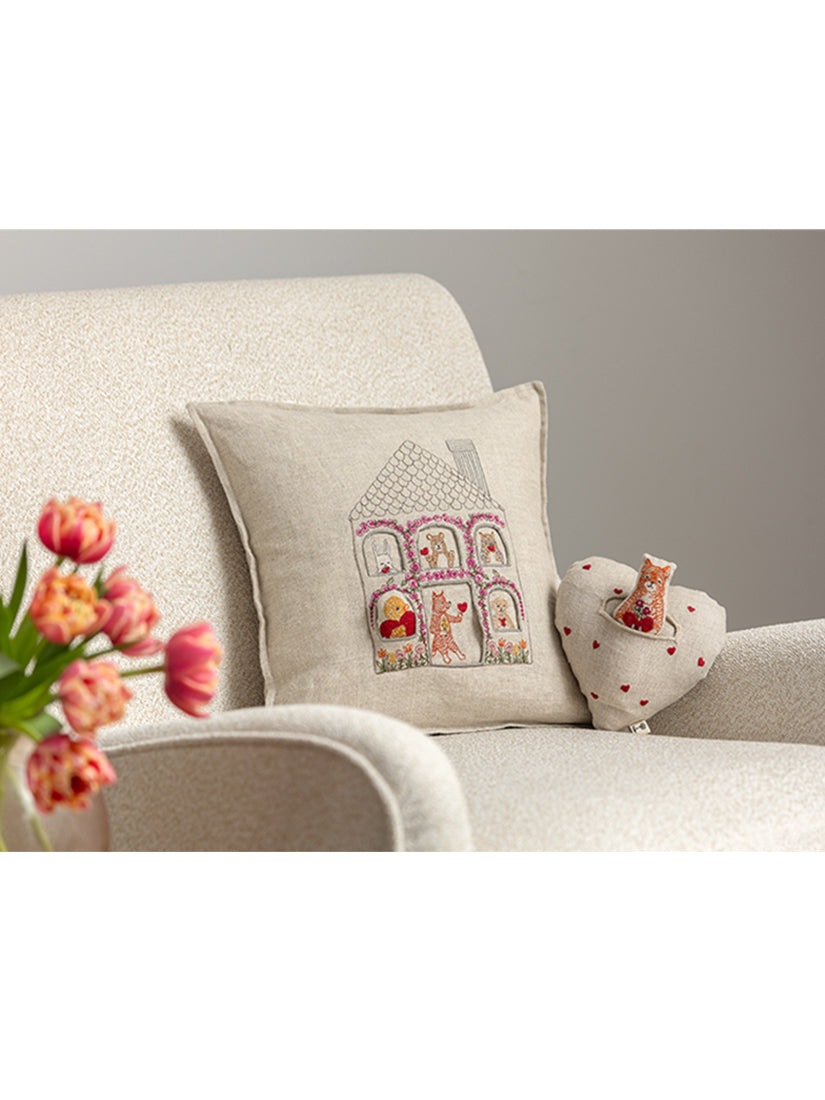 Love｜クッションカバー 30x30 Home is Where the Heart（クッション