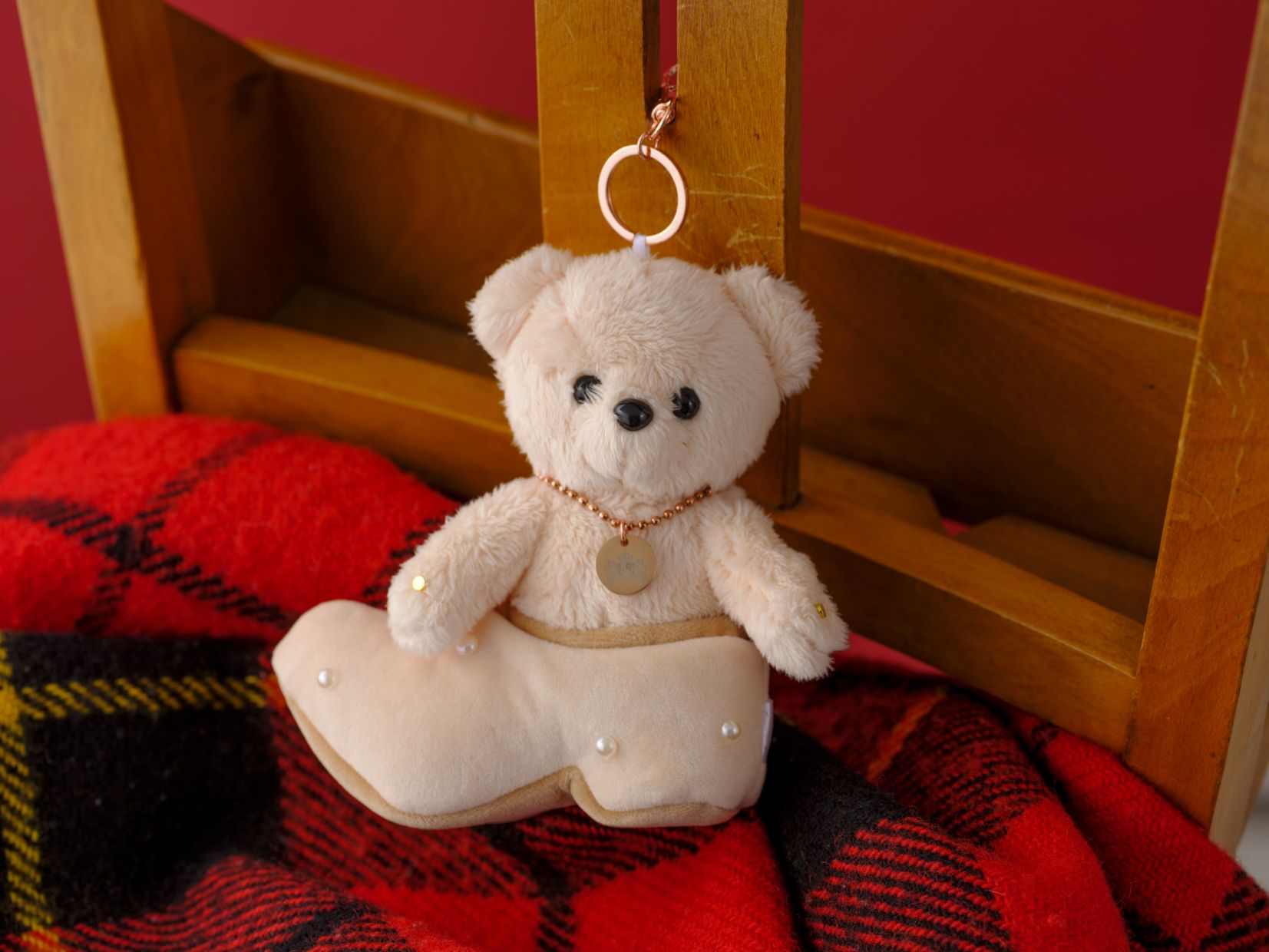 新商品】マスコットキーチェン ベア ホワイト Fluffy Noir