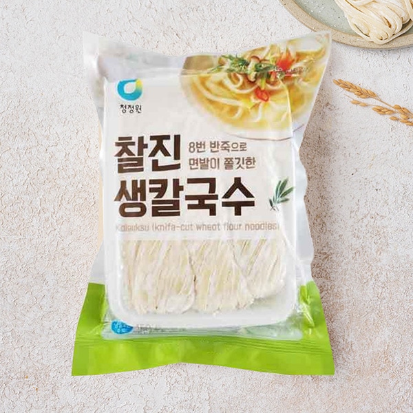 [清浄園] もっちり 生カルグクス 生麺 / 450g・３玉入り 麺料理 韓国麺 チョンジョンウォン  (冷蔵)