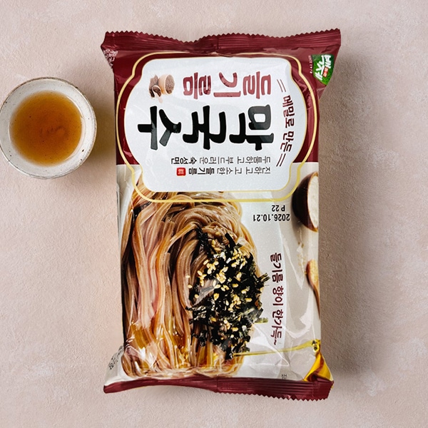 [白斎] えごま油マッククス 麺 / 211g 混ぜ麺 香ばしさ ヘルシー麺 韓国式そば 和えそば えごま麺 エゴマ油マックッス 韓国麺