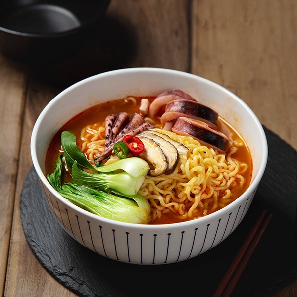 農心] イカチャンポンラーメン / 124g 伝統中華風のちゃんぽん イカ