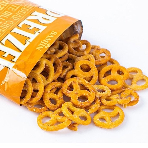 SAMJIN] プレッツェル チェダチーズ味 / 70g ミニプレッツェル チーズ