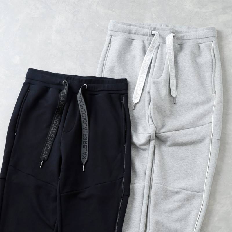 1PIU1UGUALE3 RELAX（ウノピゥウノウグァーレトレ リラックス）パイピングロゴ ワイドスピンドルジョガーパンツ