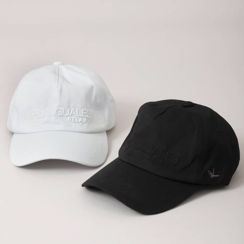 1PIU1UGUALE3 RELAX（ウノピゥウノウグァーレトレ リラックス）エンボスロゴキャップ