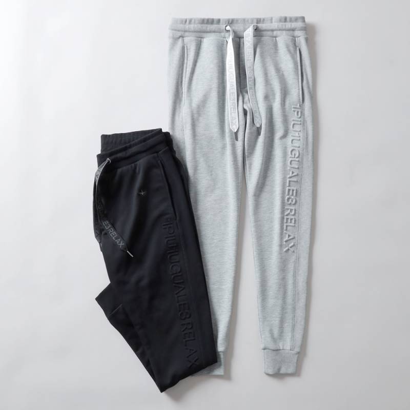 1PIU1UGUALE3 RELAX（ウノピゥウノウグァーレトレ リラックス） エンボスロゴスウェットジョガーパンツ