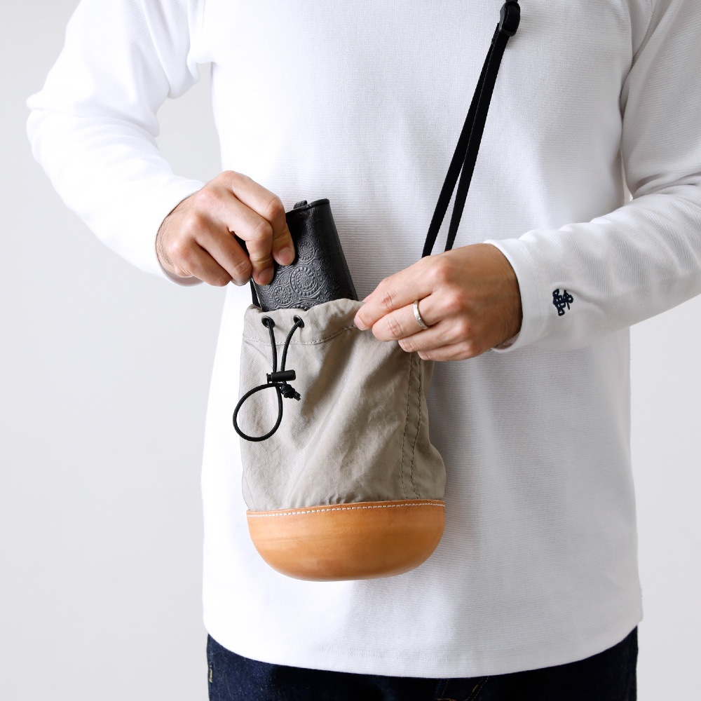【Butler Verner Sails】MOLDED LEATHER MINI BAG モールドレザー巾着ナイロンショルダー