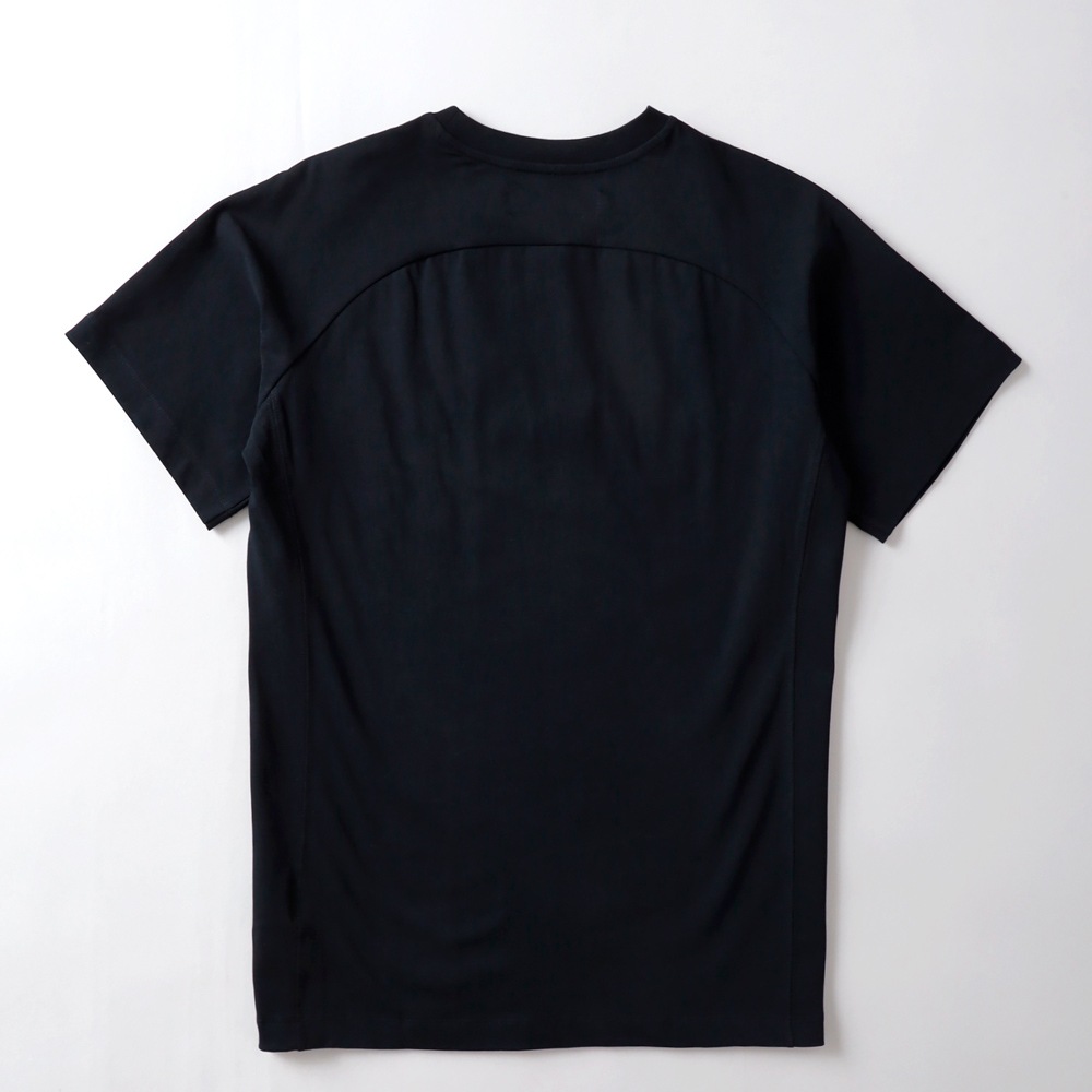 1PIU1UGUALE3 RELAX（ウノピゥウノウグァーレトレ リラックス） ロープ刺繍ロゴ半袖Tシャツ