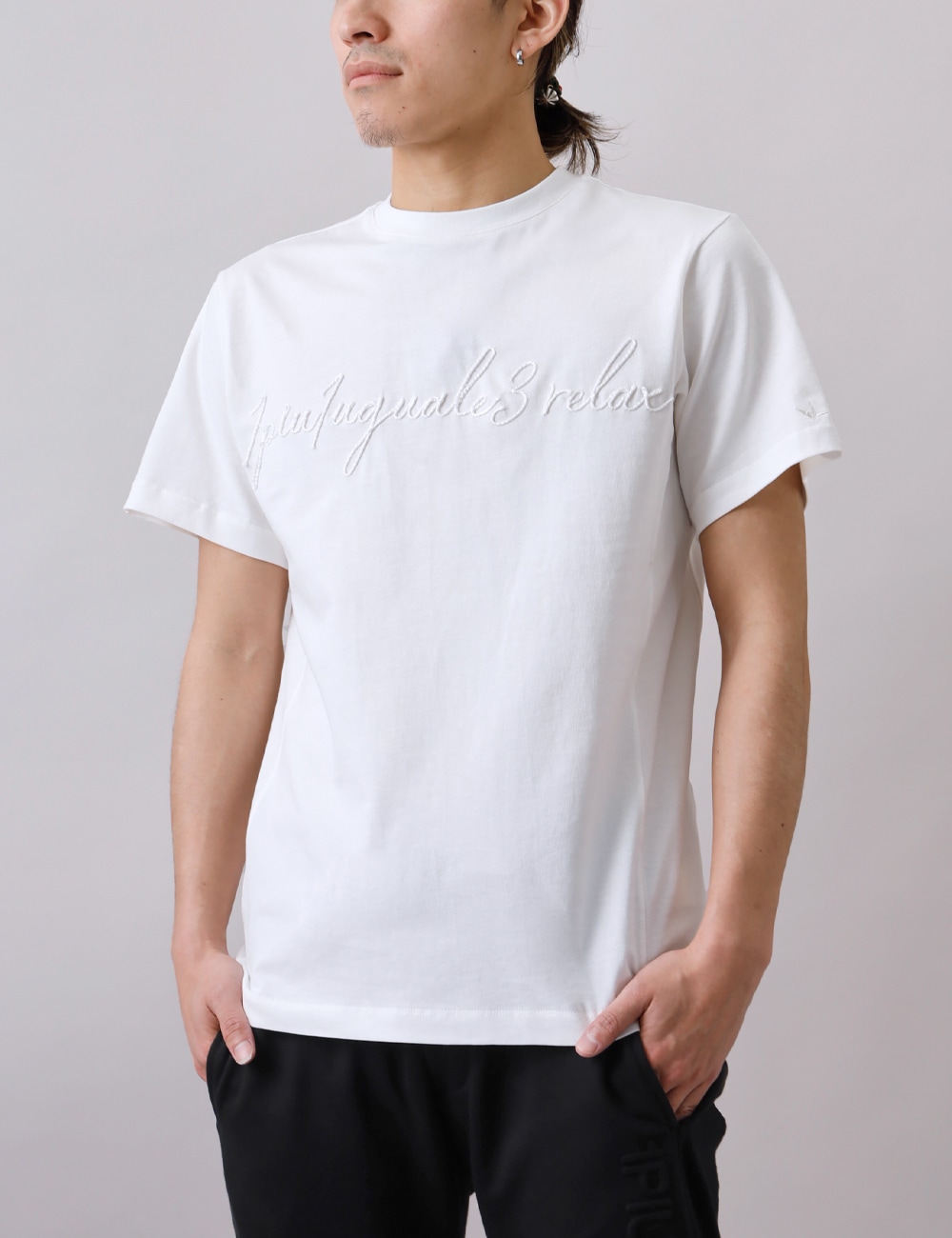 1PIU1UGUALE3 RELAX（ウノピゥウノウグァーレトレ リラックス） ロープ刺繍ロゴ半袖Tシャツ