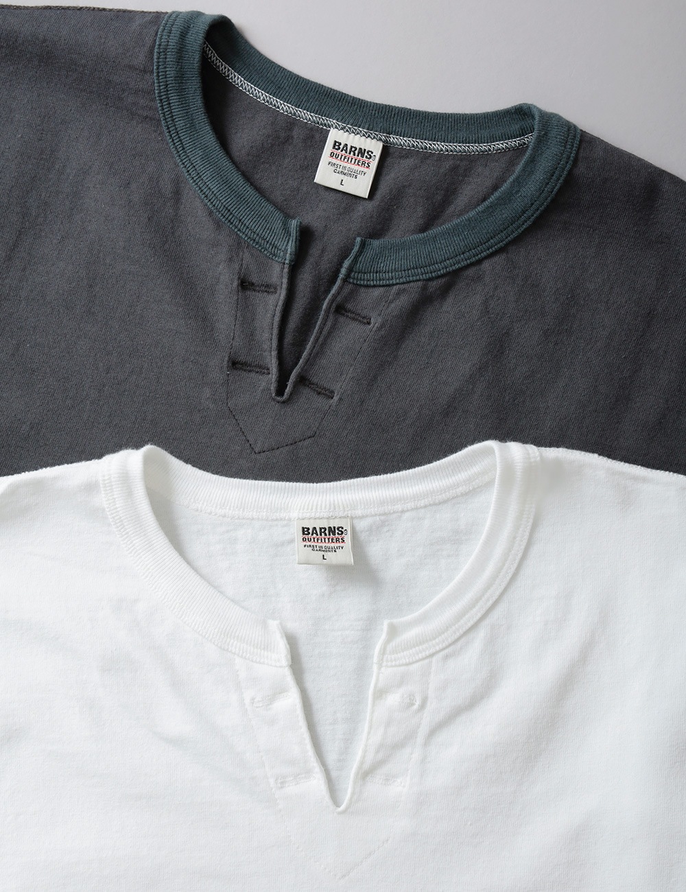 BARNS OUTFITTERS（バーンズ）スキッパーネック Tシャツ