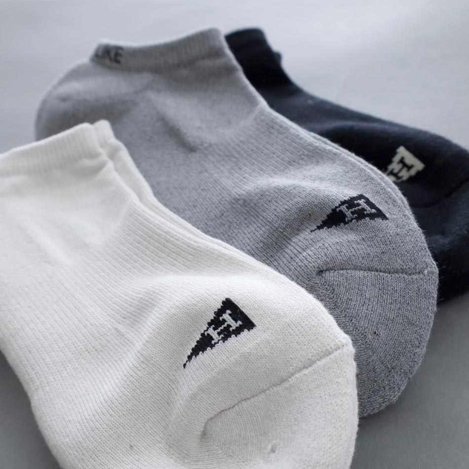 【️新品未使用タグ付き】エルモ パーカー&ショートパンツ ソックス3点セット socks_4color-1201x800.jpg