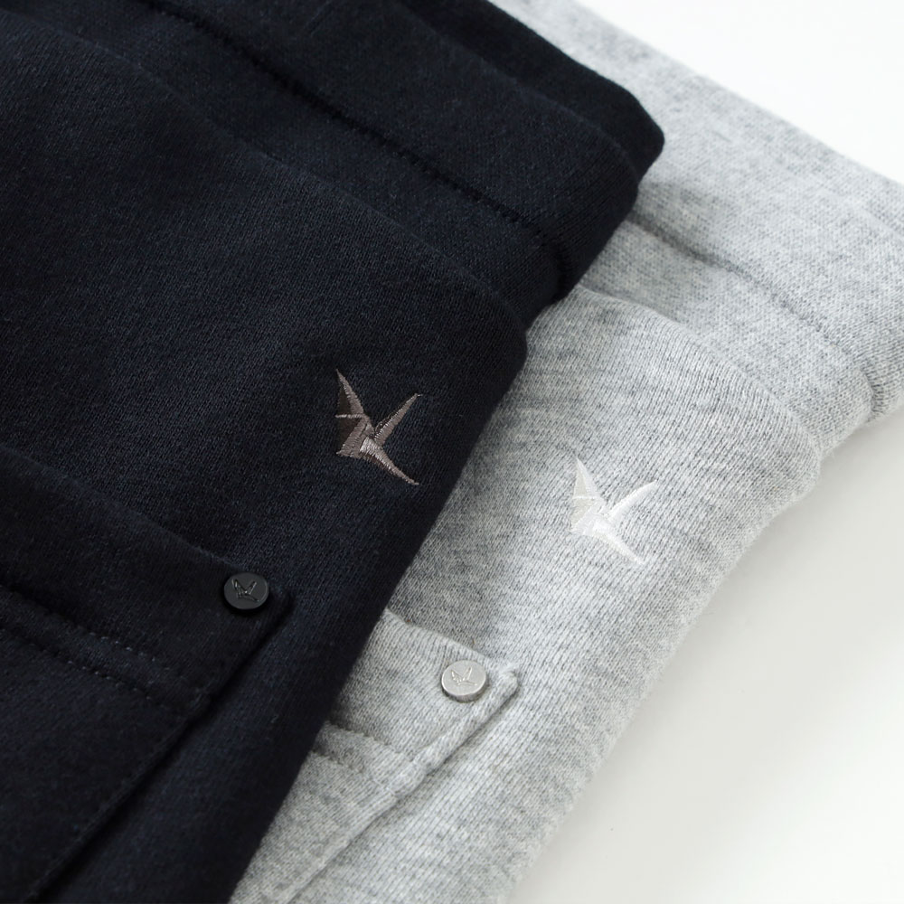 1PIU1UGUALE3 RELAX(ウノピゥウノウグァーレトレ リラックス)パイピングロゴ ワイドスピンドルジョガーパンツ