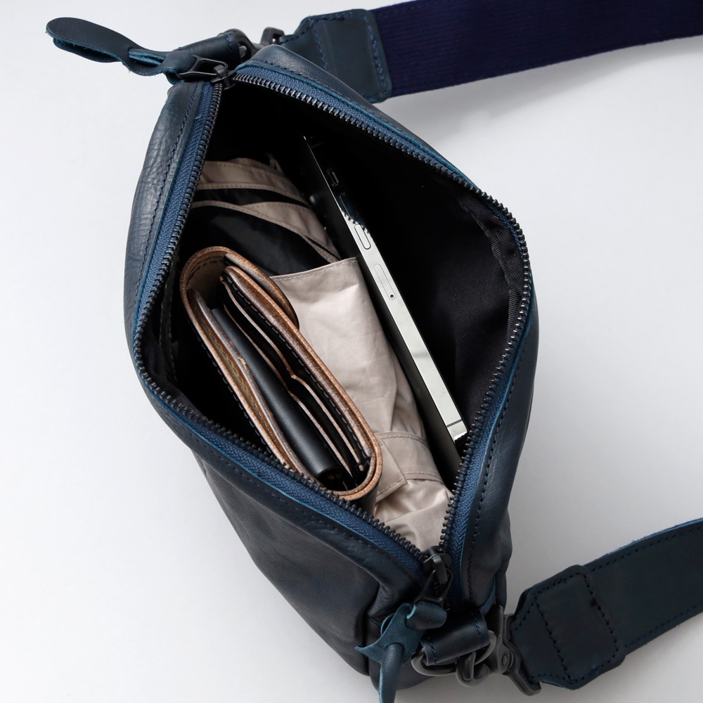 Butler Verner Sails】HORSE LEATHER SQUARE ZIP SHOULDER BAG