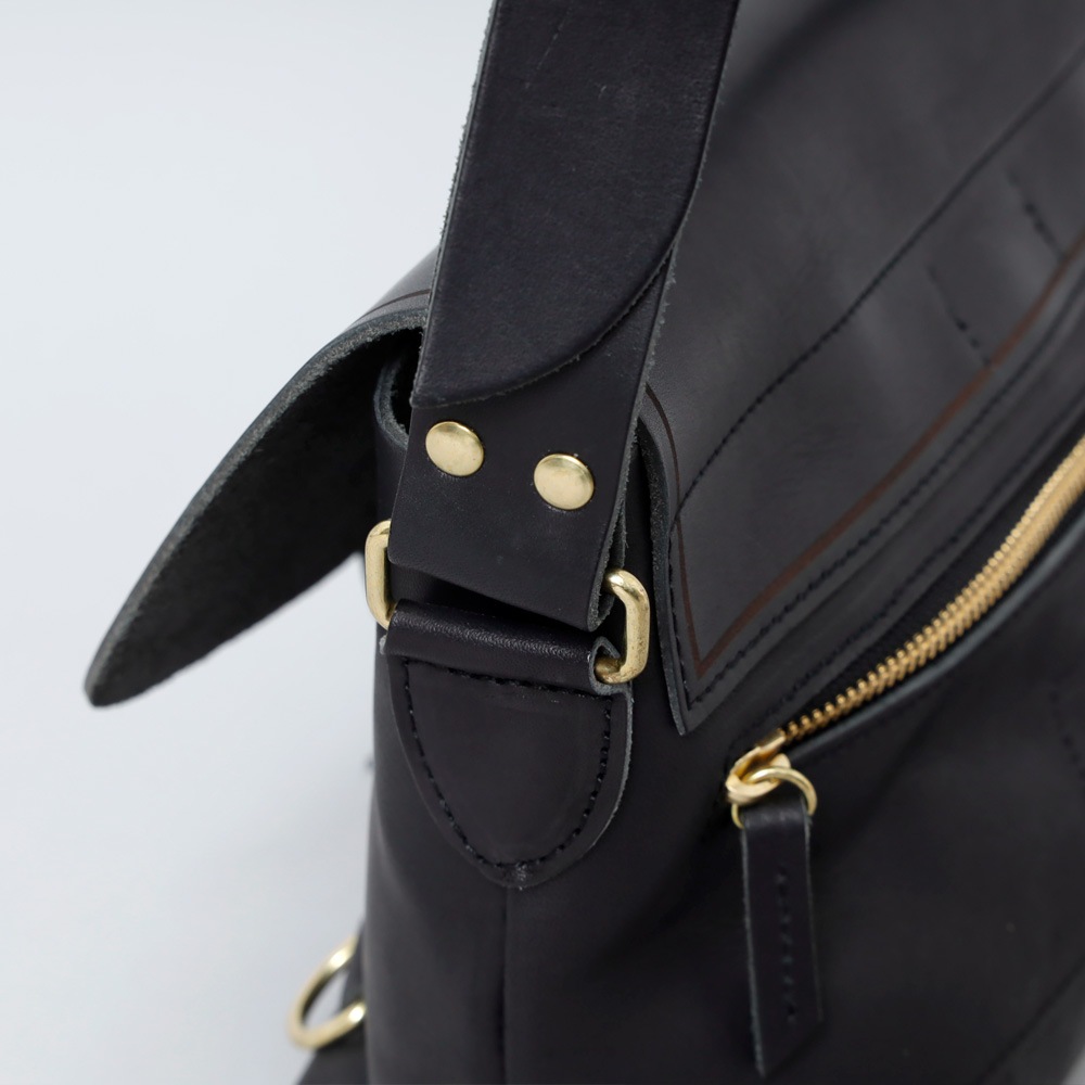 【BLUE PORT】Genuine Leather Shoulder Bag 本ヌメ革ショルダーバッグ