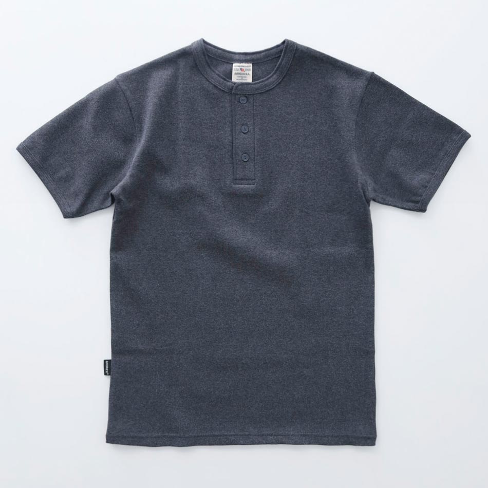 <10%OFF！ファミリーSALE！>◆【AVIREX】HENRY NECK T-SHIRT