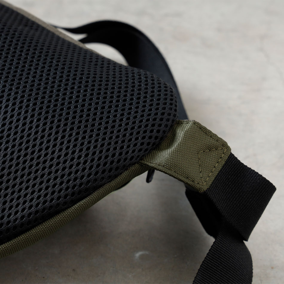 【HEATH x FMヨコハマ】DJじゅんごプロデュース 刺繍ワッペンボディバッグ