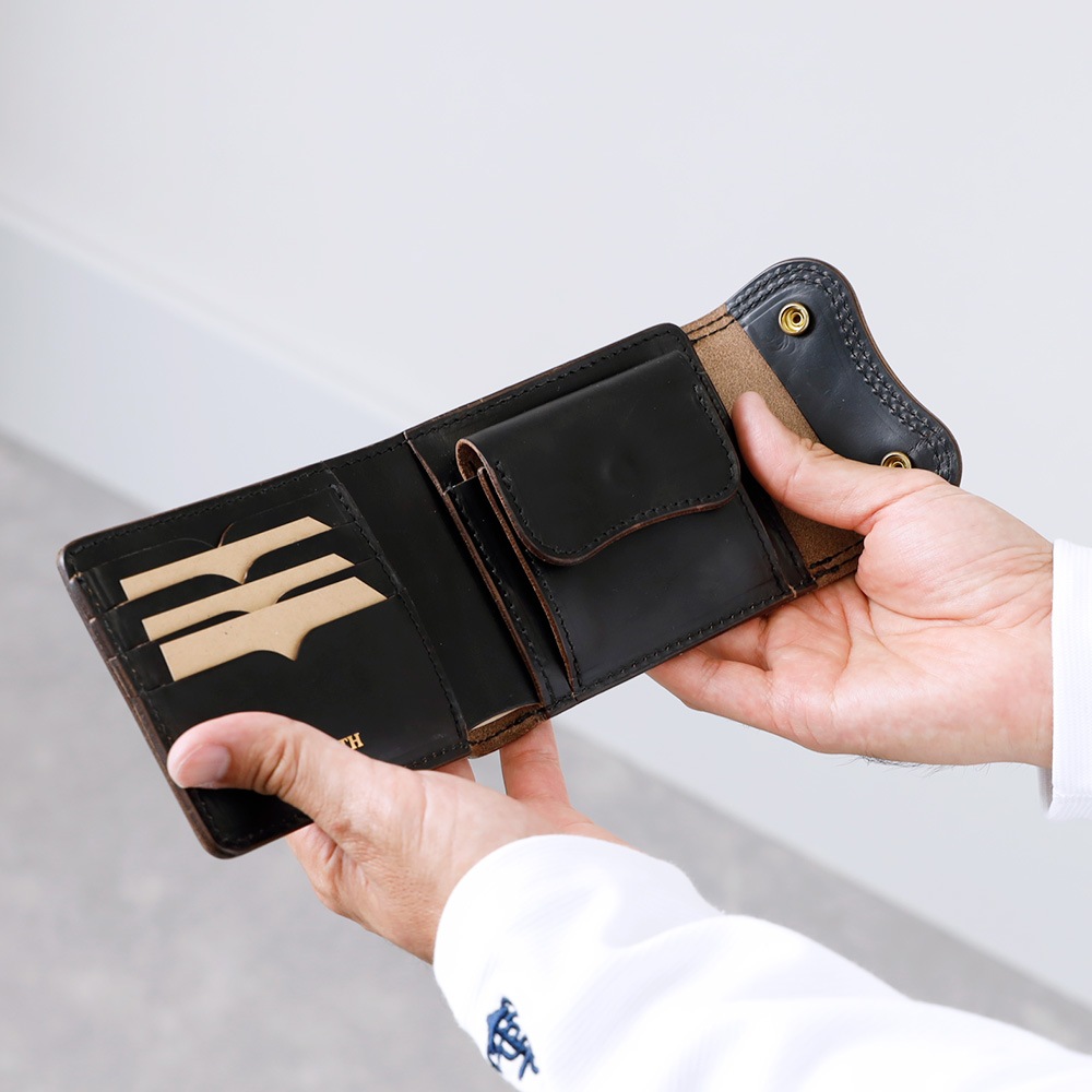 ハンドメイド　二つ折り　革財布　クロムエクセル　黒色　真鍮　cx-hw-000① 79c52d019f94d32121adc1efd6f83a