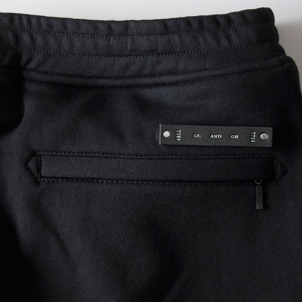 THE CRIMIE(クライミー)レザーパッチ スウェットパンツ