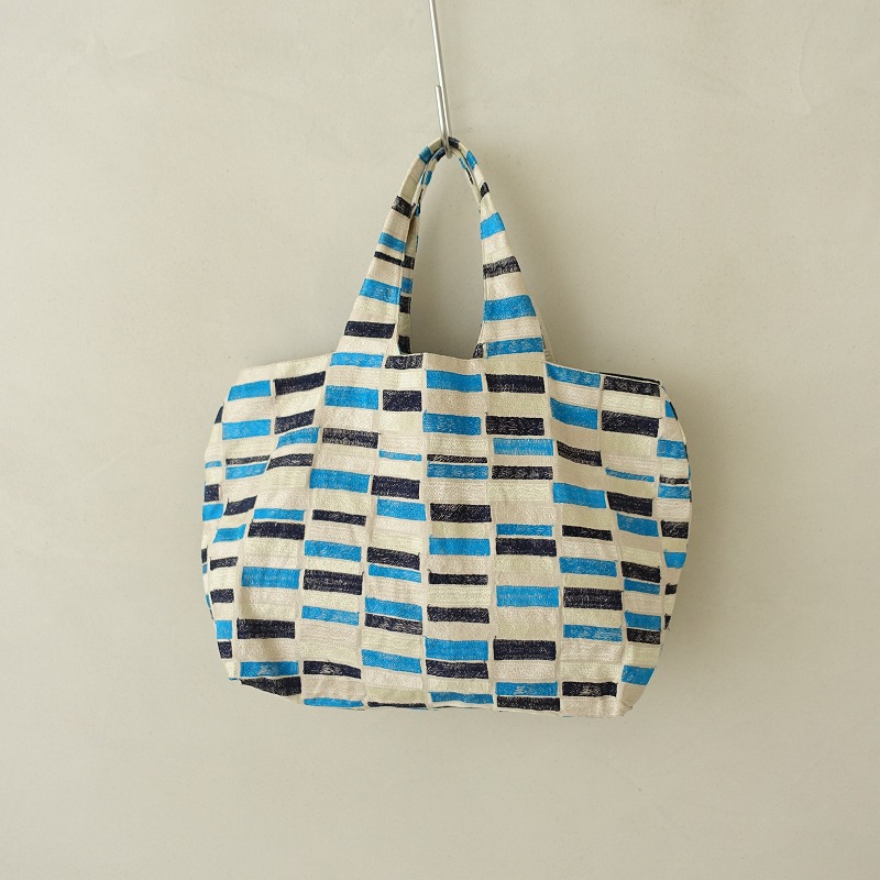 ミナペルホネン／minä perhonenパニーニバッグ