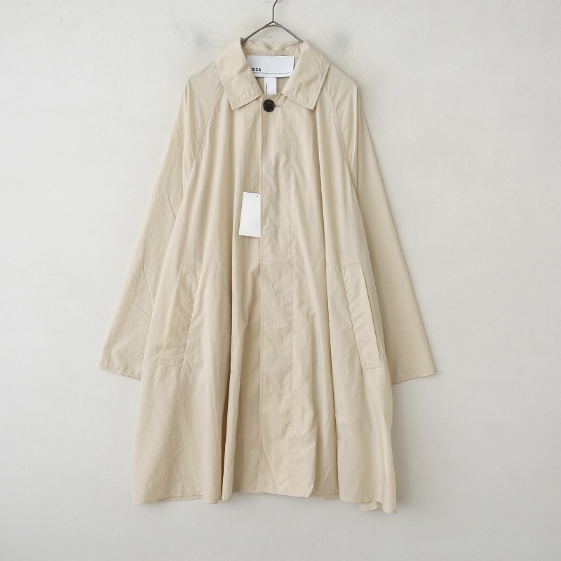 TICCA ティッカ ベージュ 軽量ナイロン フード付き コート（size F） TICCA(ティッカ)の【HPS別注】テントフーディコート通販 | 集英社HAPPY