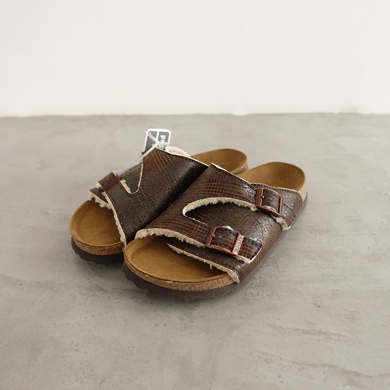 新品未使用　ビルケンシュトック　NAPLES 44 28.5cm　茶色 BIRKENSTOCK - 新品 BIRKENSTOCK Naples サンダル 44 28.5cm レッドの