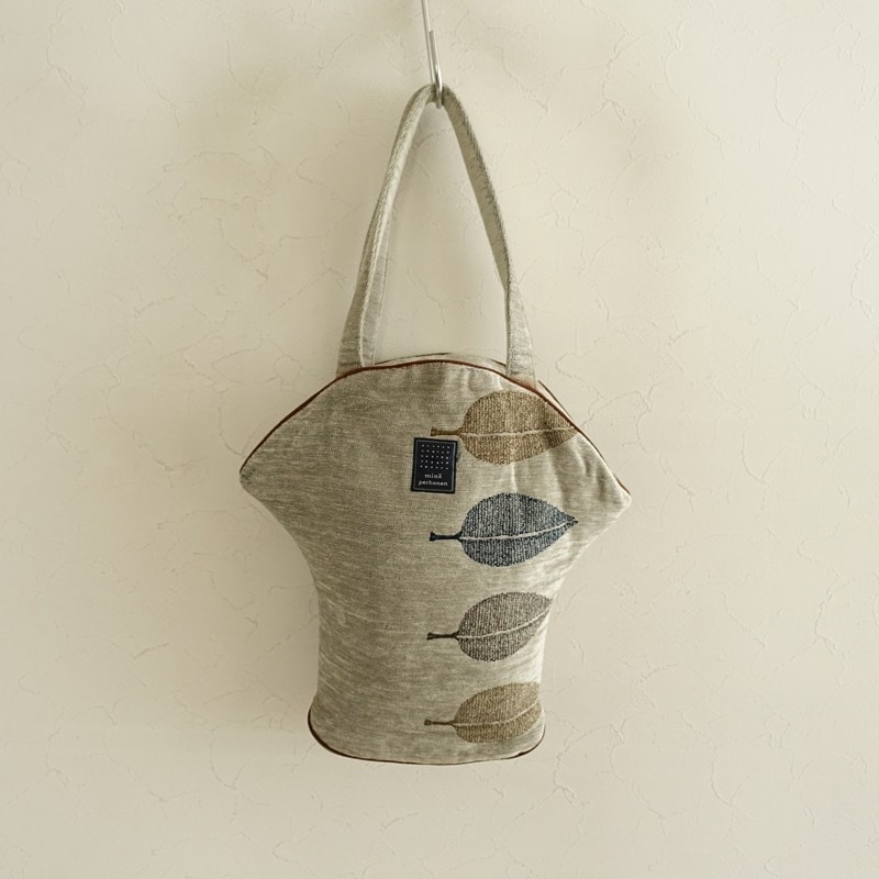 ミナペルホネン mina perhonen hana hane エプロン - (25-2408-599