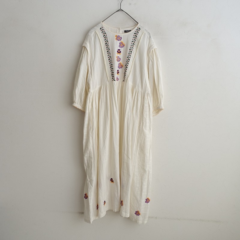 ミナペルホネン mina perhonen choucho 刺しゅうエプロン - (25-2408