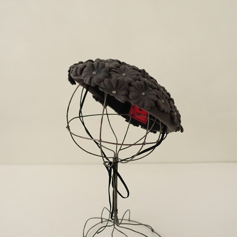 sugri スグリ ミニ フラワー アイボリー フェルト ベレー 帽子 sugri