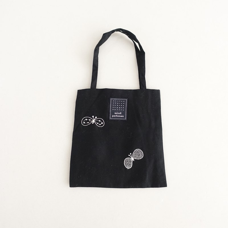 ミナペルホネン　tetra pouch symphony 2024SS/未使用】ミナペルホネン mina perhonen symphony tetra pouch M