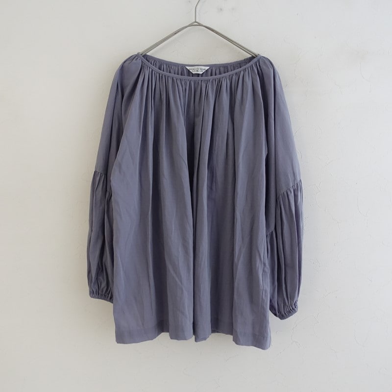 新品未使用 ハグオーワー 定価2.5万円 フォークロアスモッキング刺繍ブラウス 2024/SS/定価2.3万】ハグオーワー Hug O War シフォンギャザーブラウス