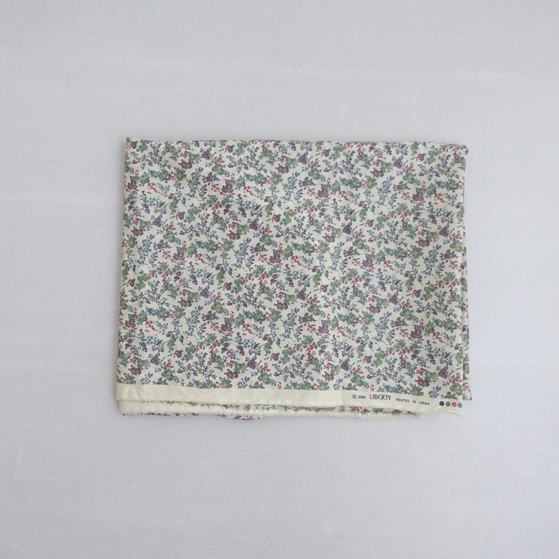 ��Хƥ� LIBERTY Moon moth �ե��֥�å� 107��202cm   (fa31-2509-58)��21C62��