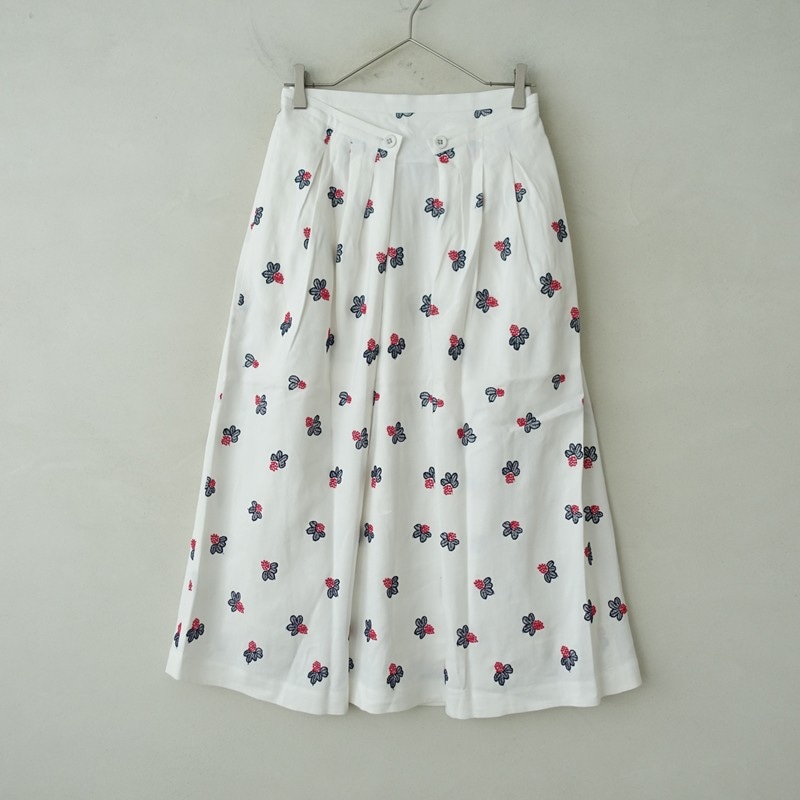 minaperhonenスカート38 定価6.8万】ミナペルホネン mina perhonen light berry 刺しゅう